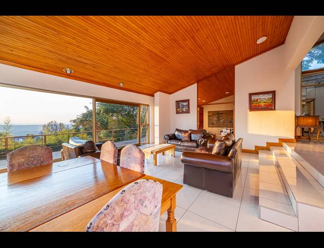 5 BEDROOM FREEHOLD FOR SALE IN NORTHCLIFF
